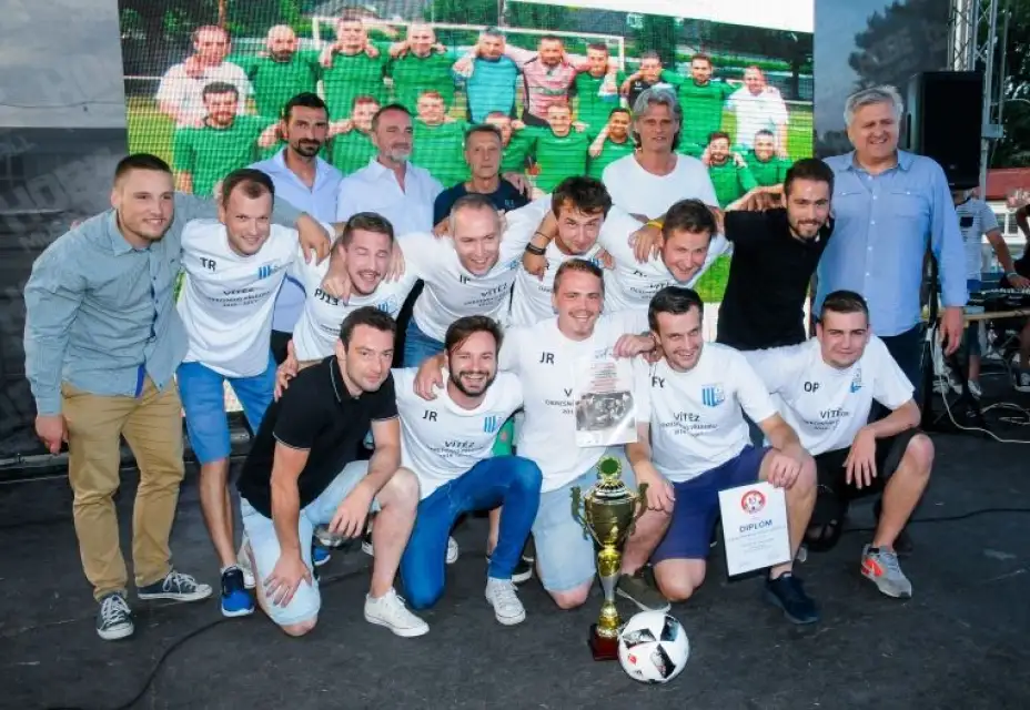 Galavečer OFS: Rosice převzaly pohár pro vítěze