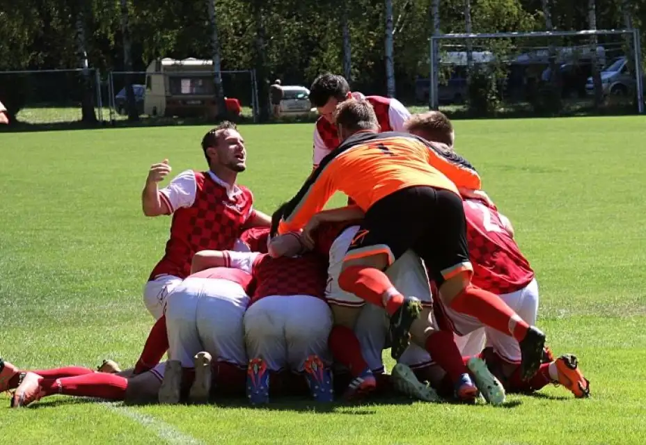 2. kolo: Dolní Újezd - Rosice 1:2